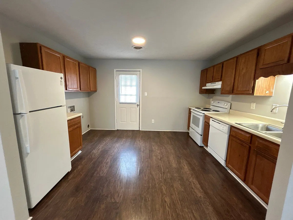 Building Photo - 263 Tinker Hill Cv #C