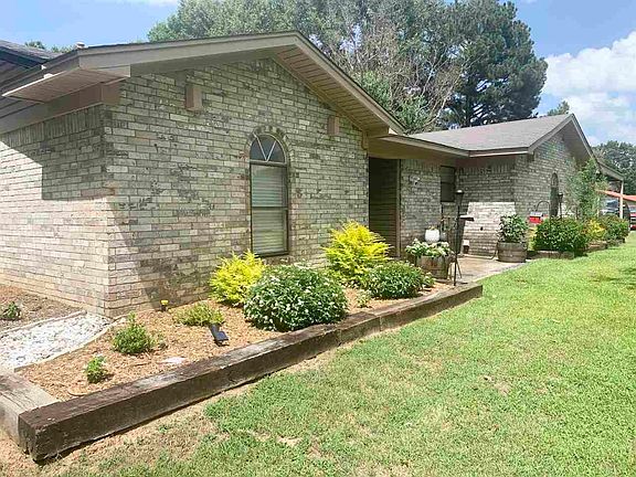 2nd image of 27 Berry Ln