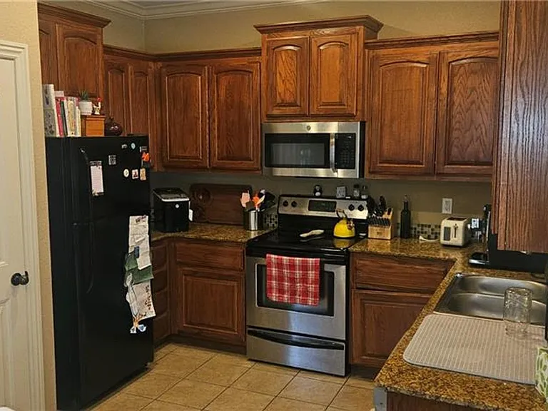2637 N Sierra Ave — Photo 7