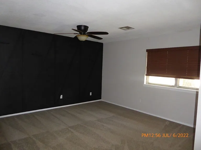 2315 NE Village Dr — Photo 11