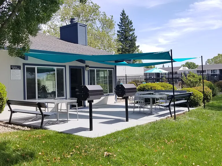 Glenbrook Apartments — Photo 6