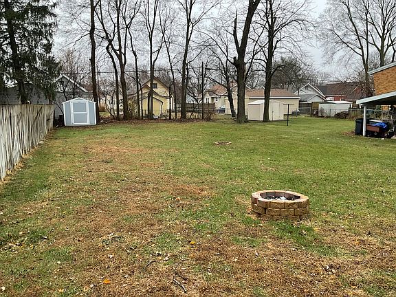 Large yard with a BRAND NEW storage shed in the rear