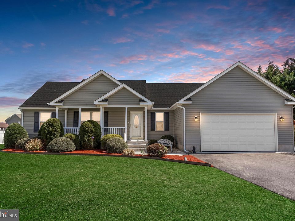 1st image of 303 Highland Dr