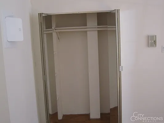 Rented by City Connections Realty | media 38