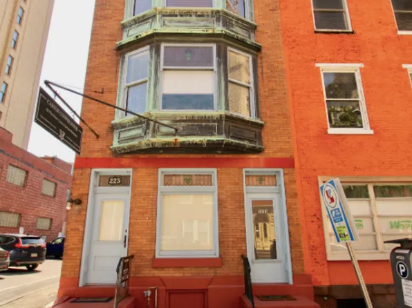 223 Pine St