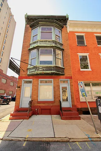 223 Pine St Photo 1