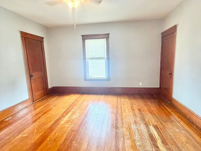212 Welles Street — Photo 10
