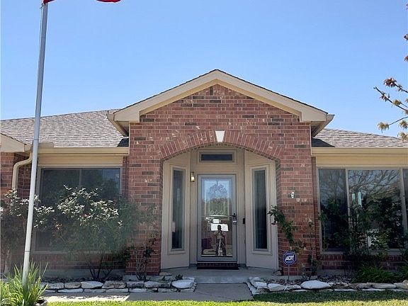 3rd image of 406 Reservation Dr