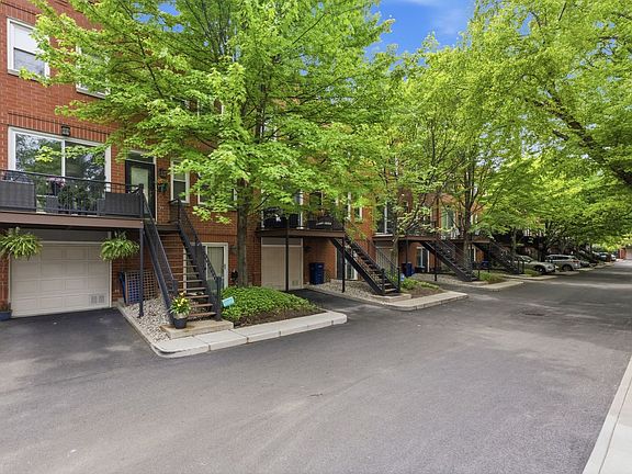 2nd image of 1840 W Diversey Pkwy APT B