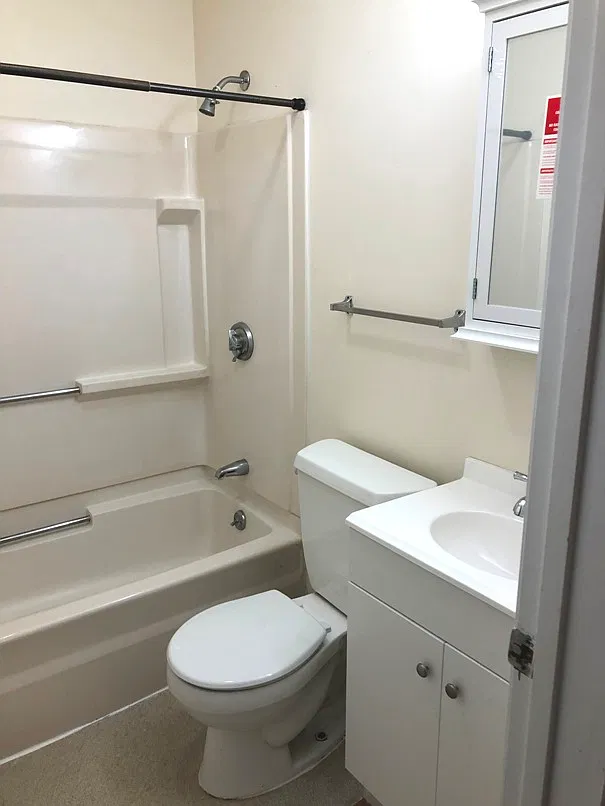 2 bed, 700 sqft, $3,200 — Photo 3