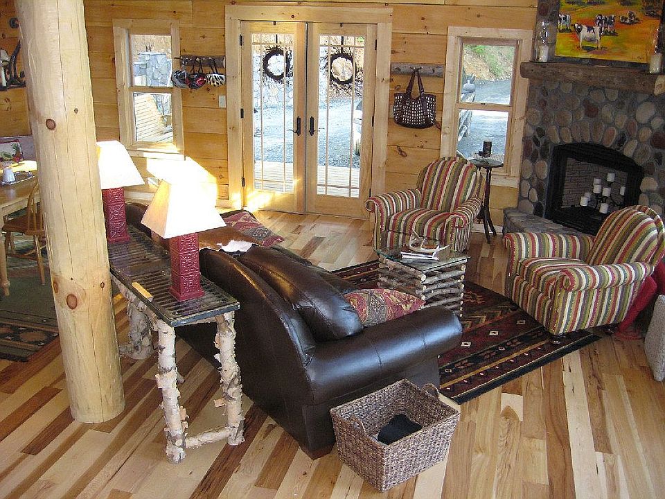 2nd image of 523 Majestic View Ln