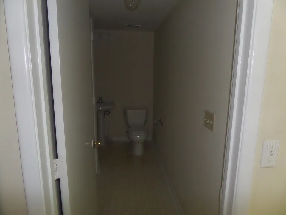 down stairs 1/2 bath