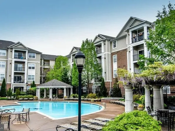 12949 Centre Park Cir APT 305, Herndon, VA 20171