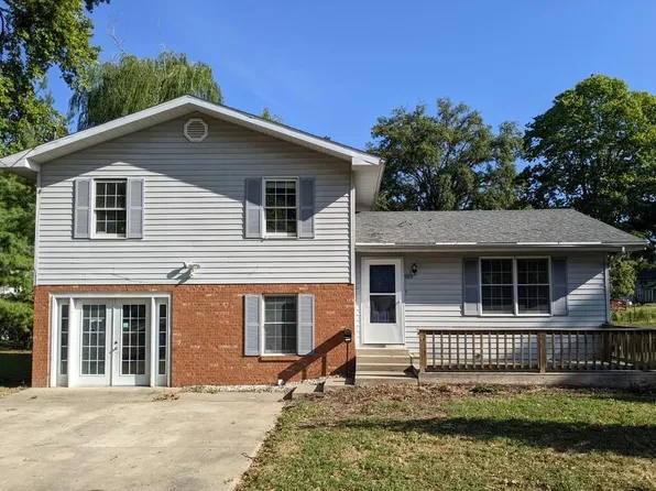 919 E Winter Ave, Greenville, IL 62246