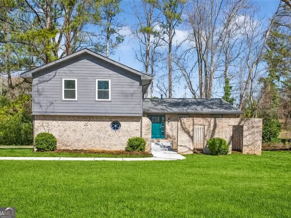 3940 Pinehurst Valley Dr, Decatur, GA 30034