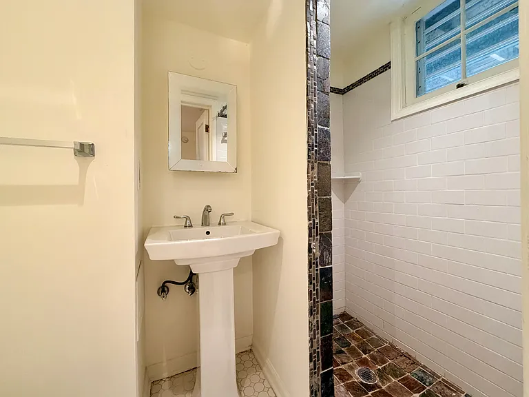 5015 Fulton St NW — Photo 27