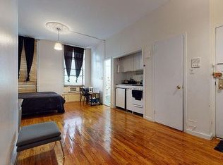 246 E 45th St APT 2R, New York, NY 10017