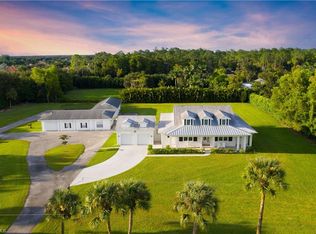 5625 Sycamore Dr, Naples, FL 34119