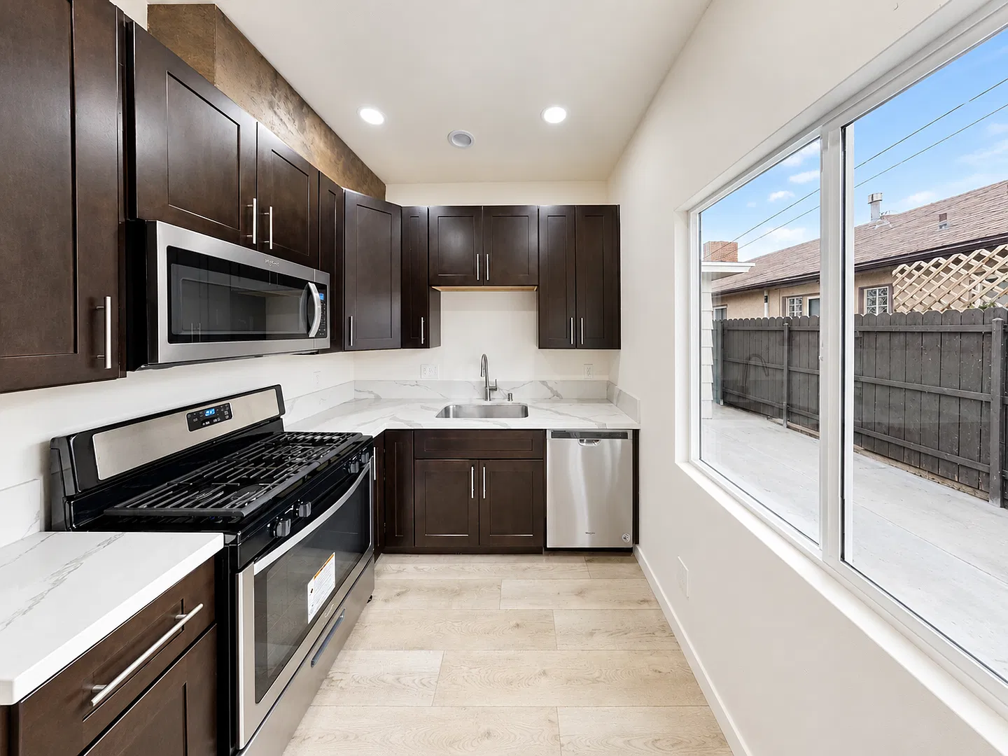 4BD/2BA on Mary Lane! — Photo 2