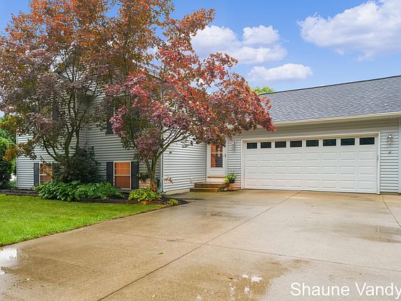 3rd image of 13483 Stout Ave NE