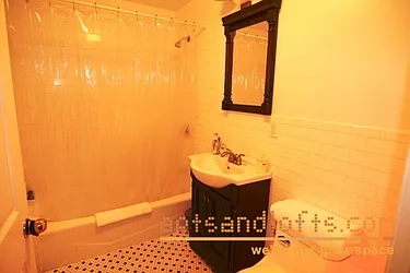 Rented by aptsandlofts.com