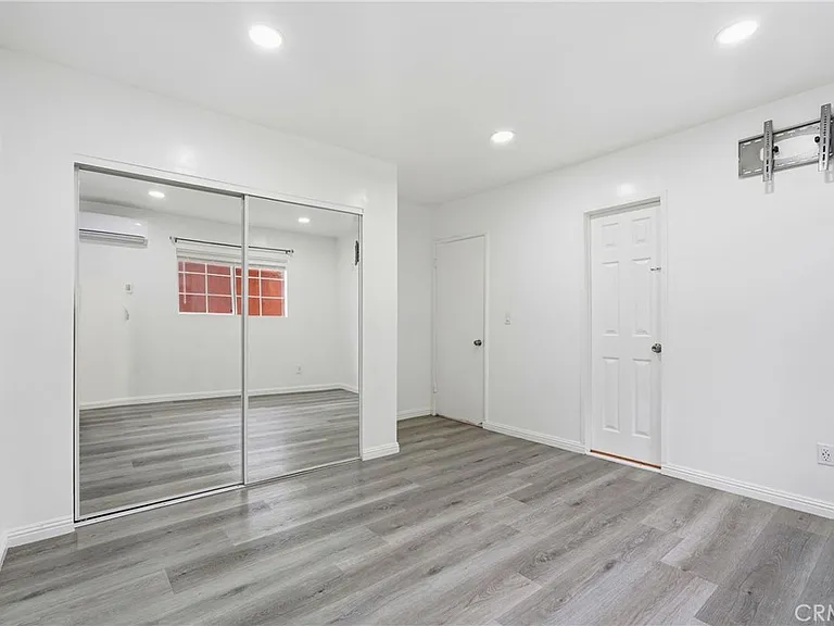 13880 Lexicon — Photo 17