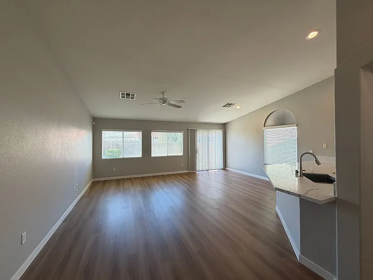 2139 Meadow Green Ave — Photo 6
