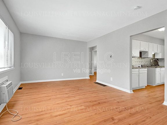 2nd image of 2421 Lindsay Ave #1