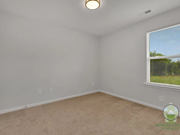 19 Wofford Pine Dr — Photo 9