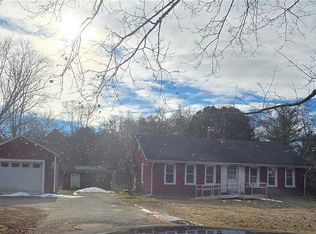 22 Oak St, Ashaway, RI 02804