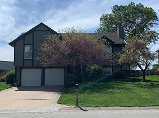 610 20th Ave S, Greenwood, MO 64034