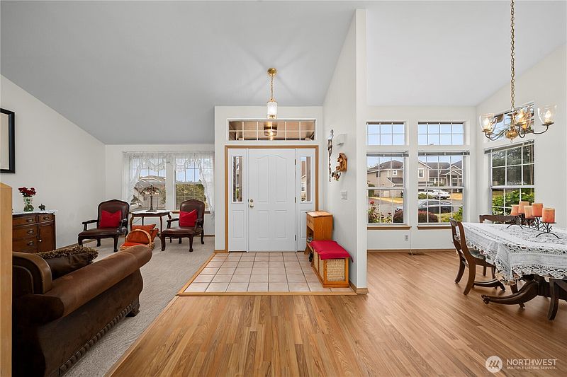 4th image of 32719 20th Avenue SW