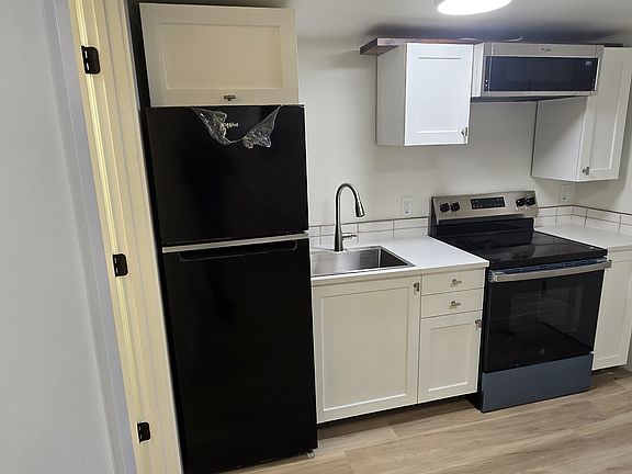 4th image of 615 5th Ave N #F