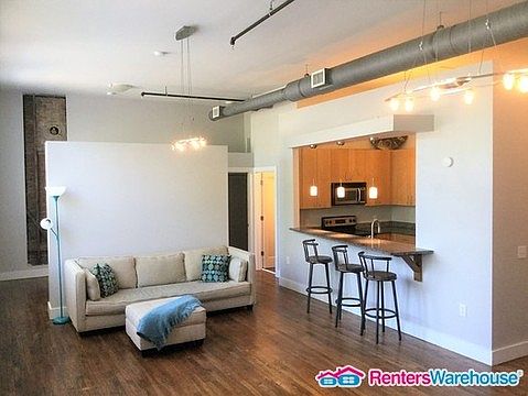 1st image of 600 College St Unit 103