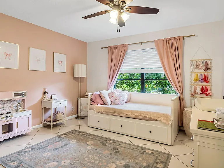 4335 Palm Forest Dr N — Photo 21