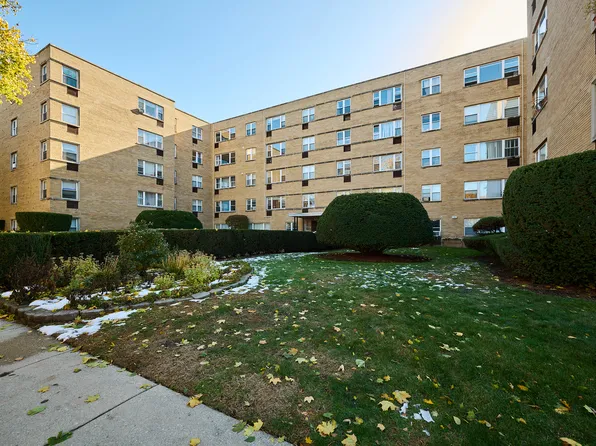2115 W Farwell Ave APT 103, Chicago, IL 60645