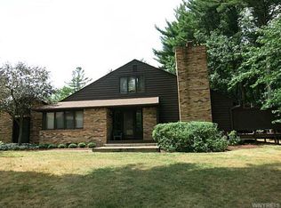158 Breezewood Cmn, East Amherst, NY 14051