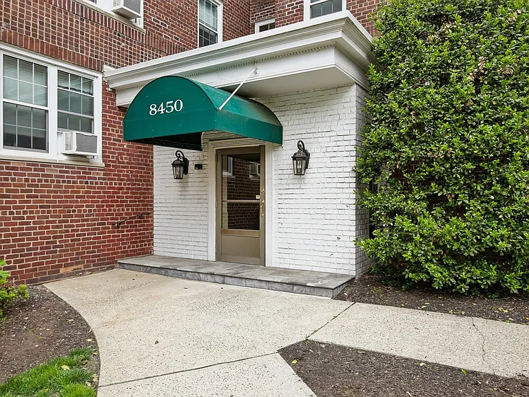 8450 Boulevard East #3B — Photo 1