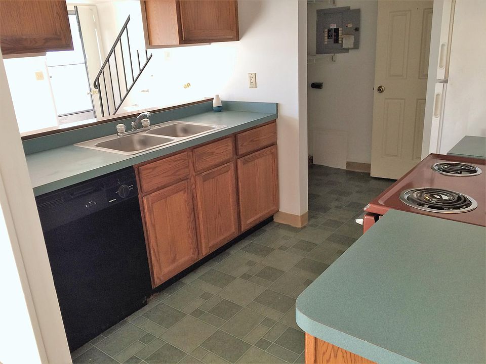 2nd image of 3090 Princeton Dr #3090