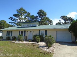 529 Sand Ridge Rd, Hubert, NC 28539