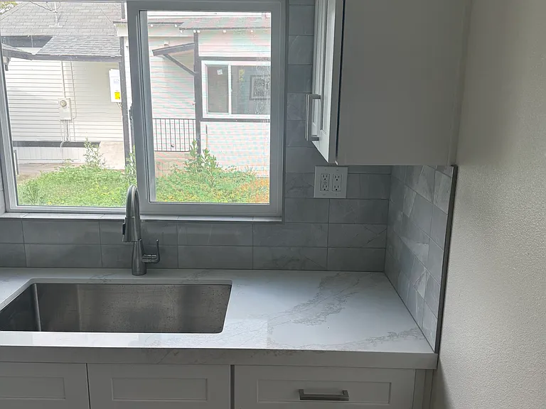 6540 S Pickering Ave — Photo 8