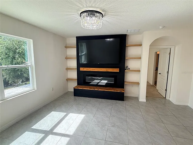 2916 Sunridge Loop — Photo 2