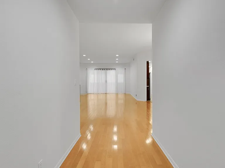 11628 Montana Ave #207 — Photo 7