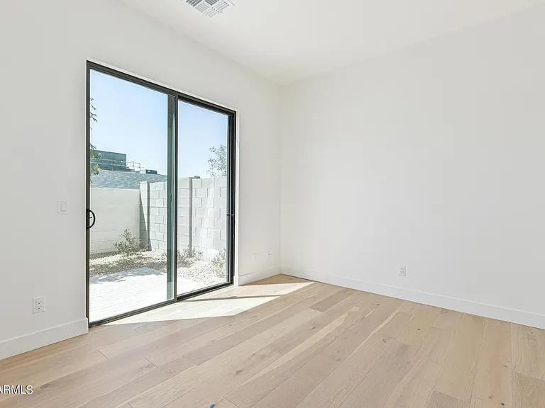 1625 E Lamar Rd #1 — Photo 16