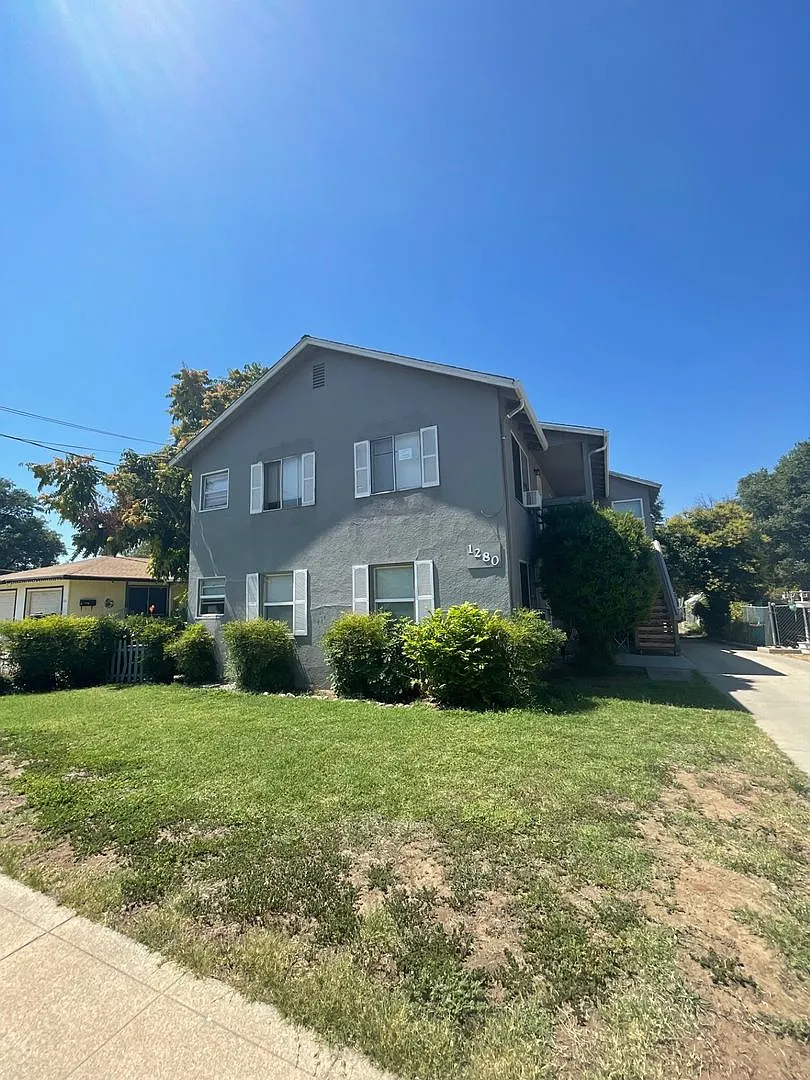 1280 High St — Photo 1