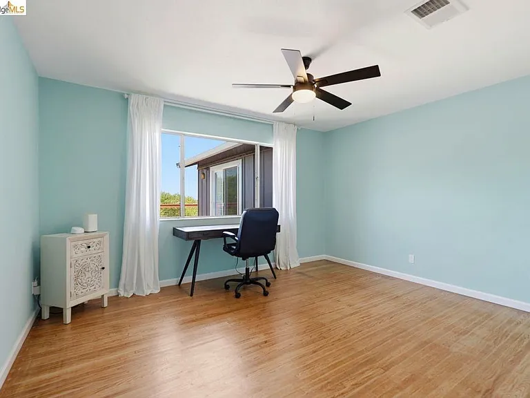 2269 Cypress Ave — Photo 27