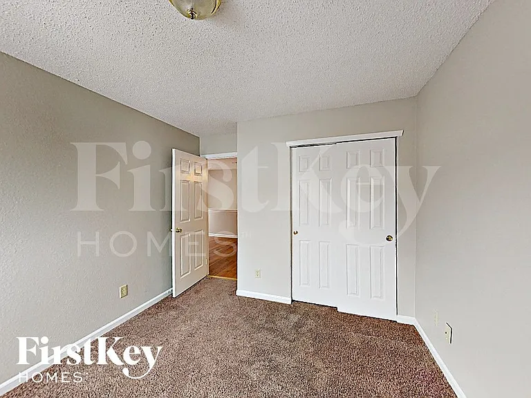 6646 Kinnerton Dr — Photo 13