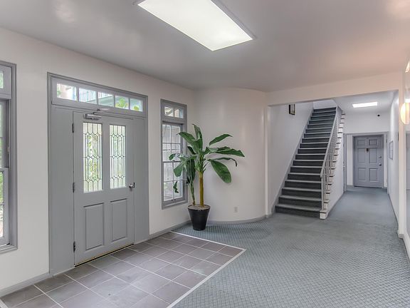 5th image of 427 Montana Ave APT 15