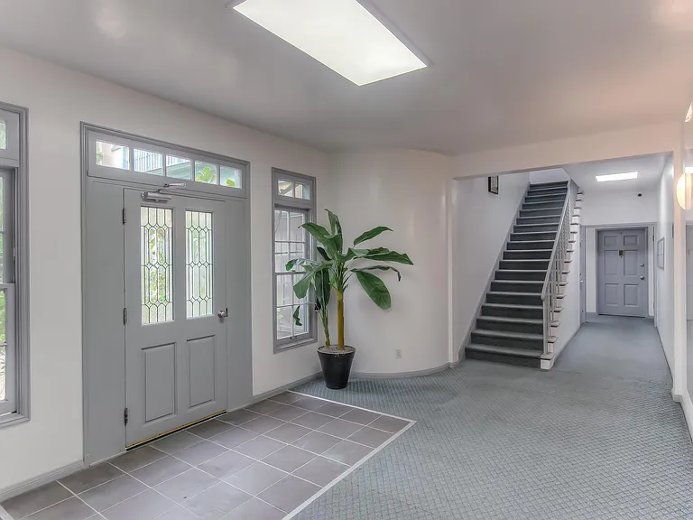427 Montana Ave. — Photo 10