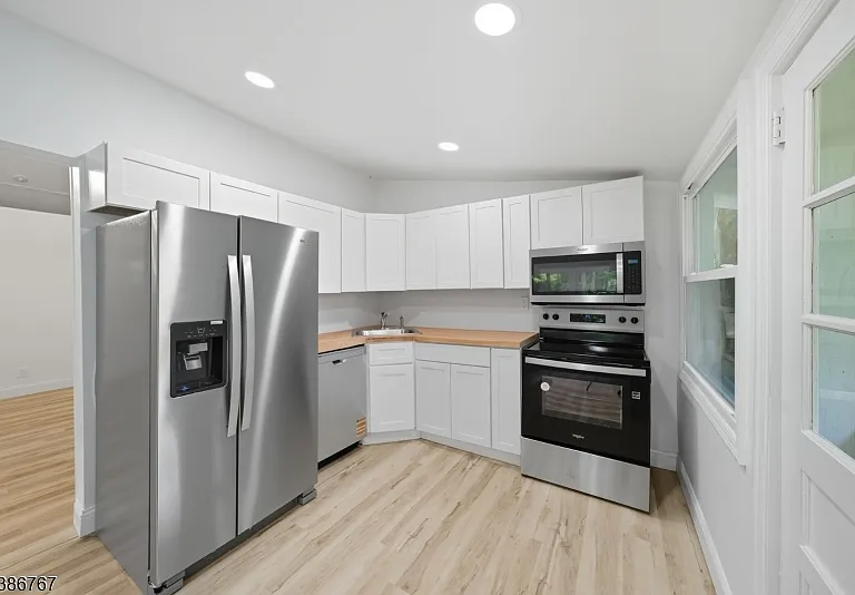330 Springbrook Trl — Photo 9